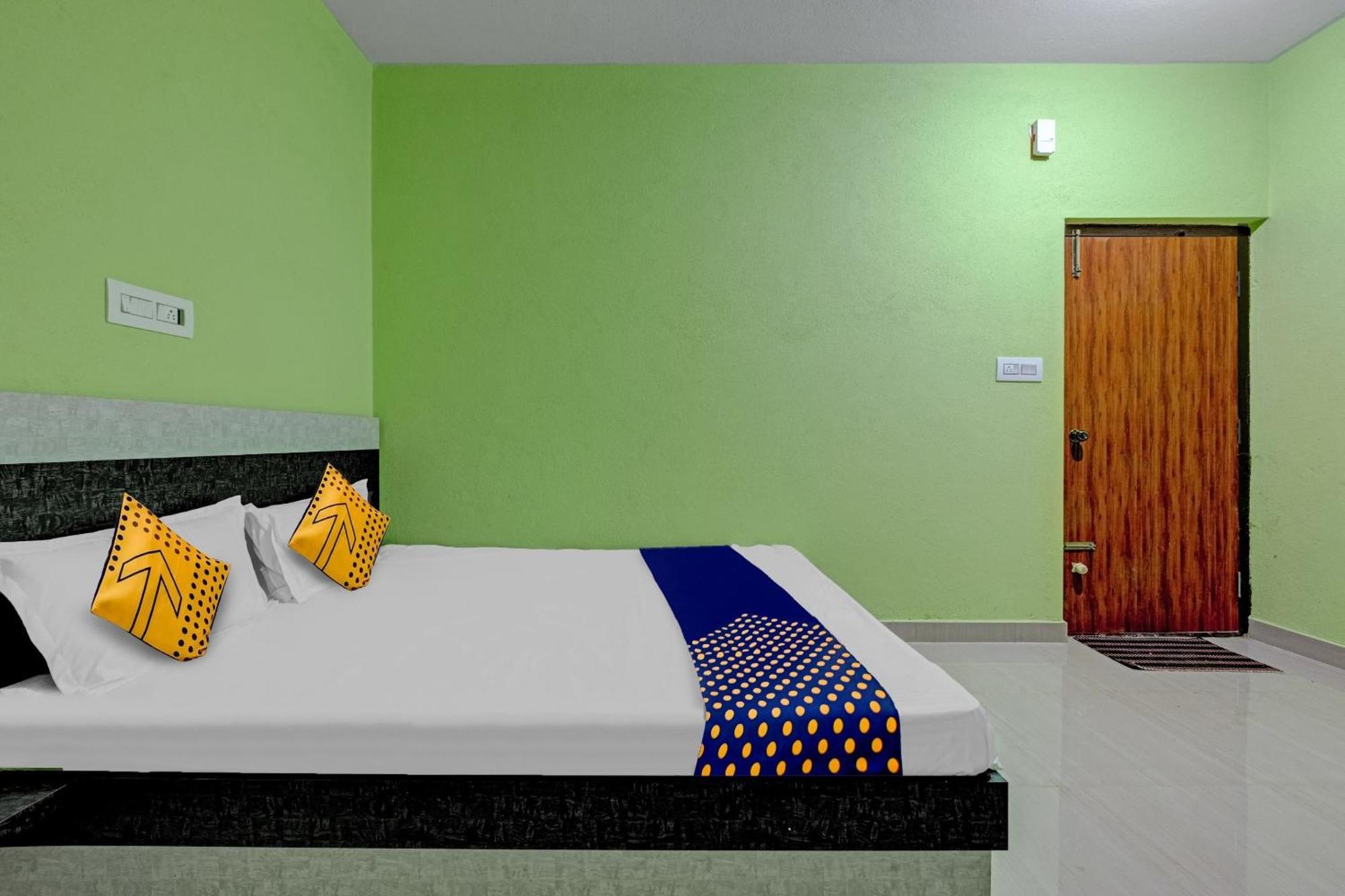 Hotel Spot On B R Comforts Krs Back Water Hosa Kannambādi Exterior foto