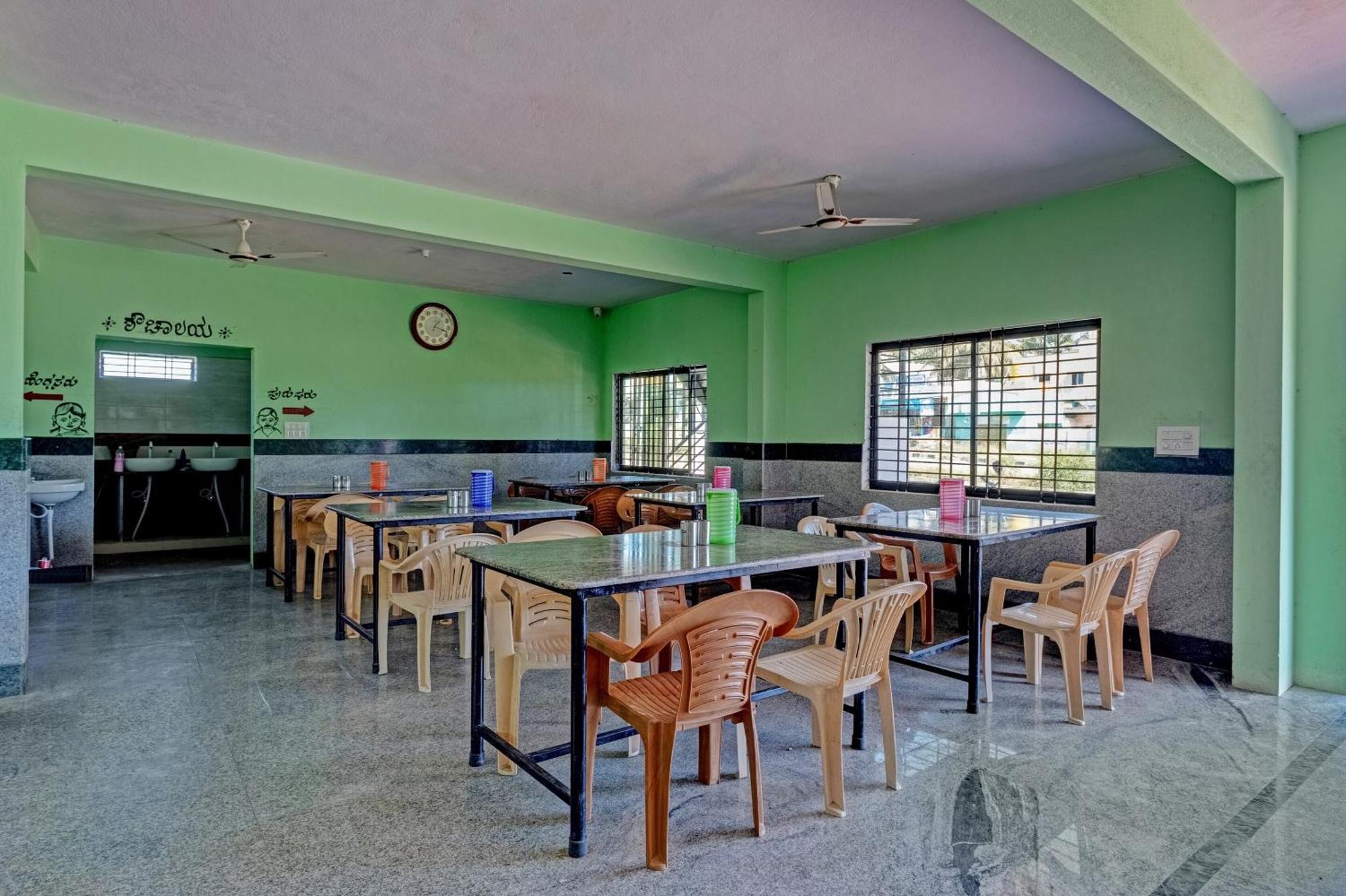 Hotel Spot On B R Comforts Krs Back Water Hosa Kannambādi Exterior foto